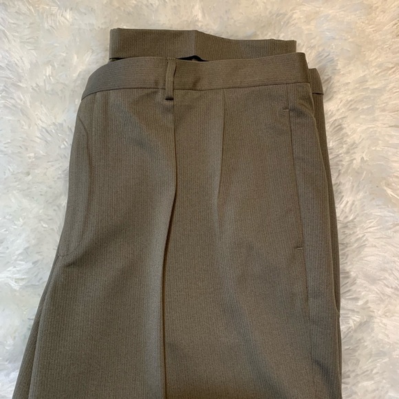 Breakwater 46x32 Pleated/Cuffed Dress Pants - Picture 2 of 5